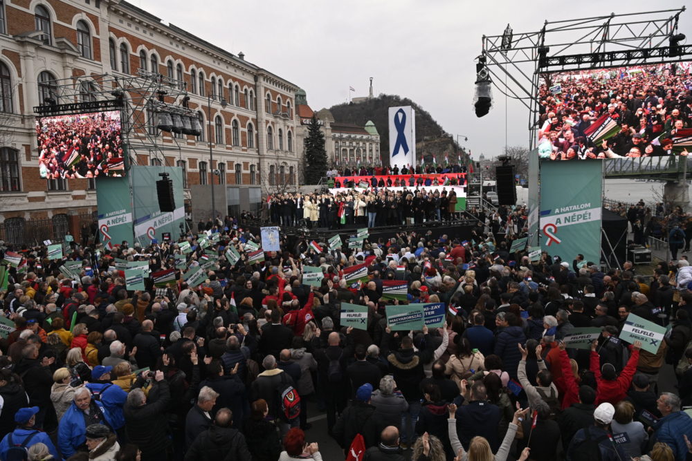 Már a NAV vizsgálja a baloldal kampányfinisben történt buszoztatását