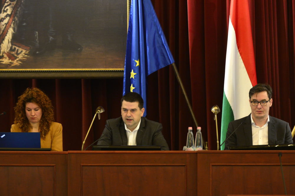 Budapesti Fidesz: Kiss Ambrus háromhavonta riogat a főváros csődjével