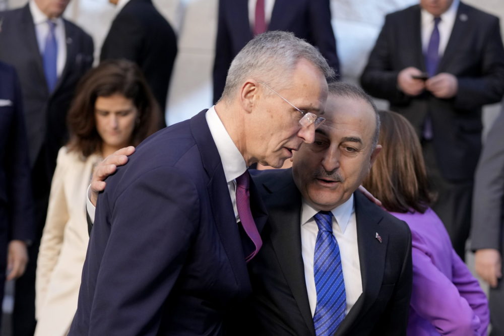 Svédországnak további lépéseket kell tennie a NATO-tagságért