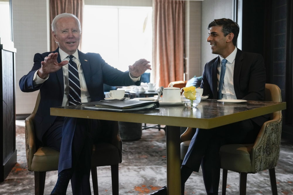 Biden az észak-írországi önkormányzatiság helyreállítását sürgette