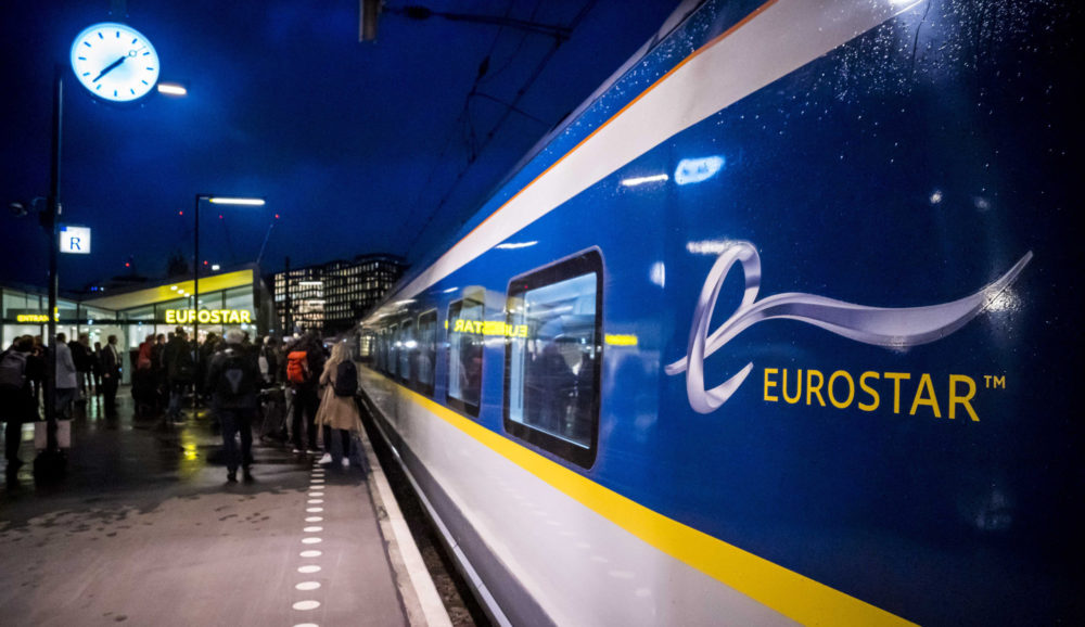 Összeütközött két vonat Hollandiában, sokan megsérültek