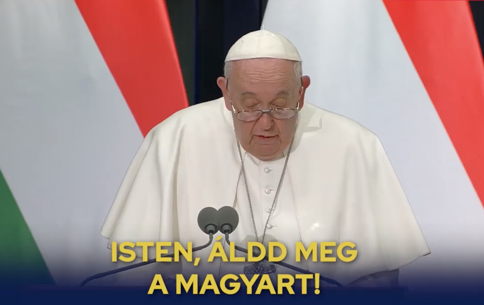 „Isten, áldd meg a magyart!” – videón Ferenc pápa gondolatai háborúról és békéről