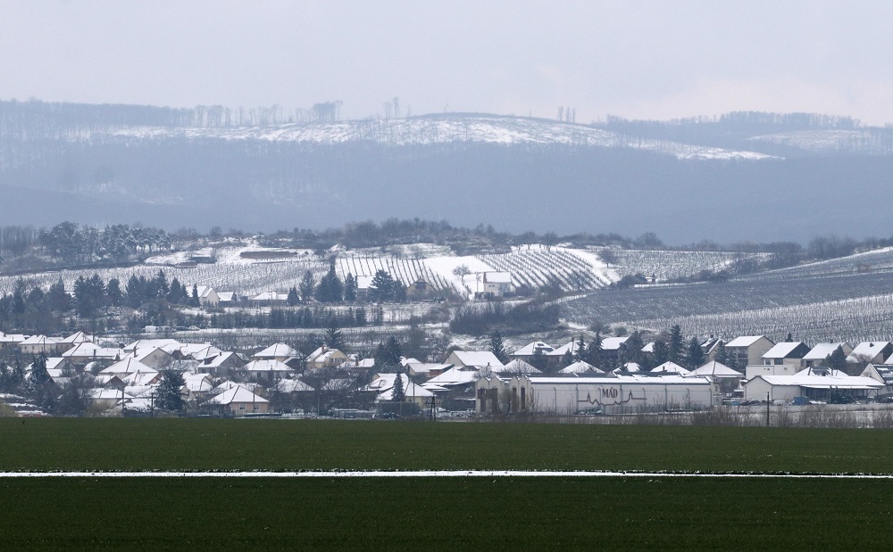 Napközben fokozatosan gyengül, esőbe, havas esőbe vált a csapadék