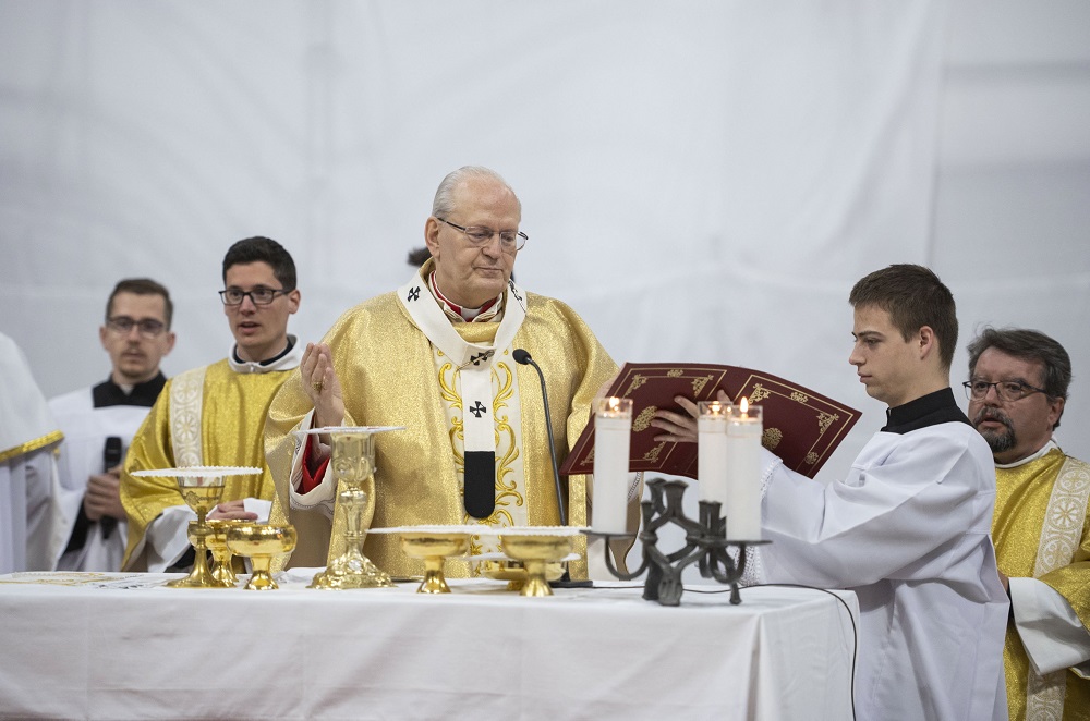 Erdő Péter: nagycsütörtökön Jézus megrendítő szeretetéről emlékezünk meg