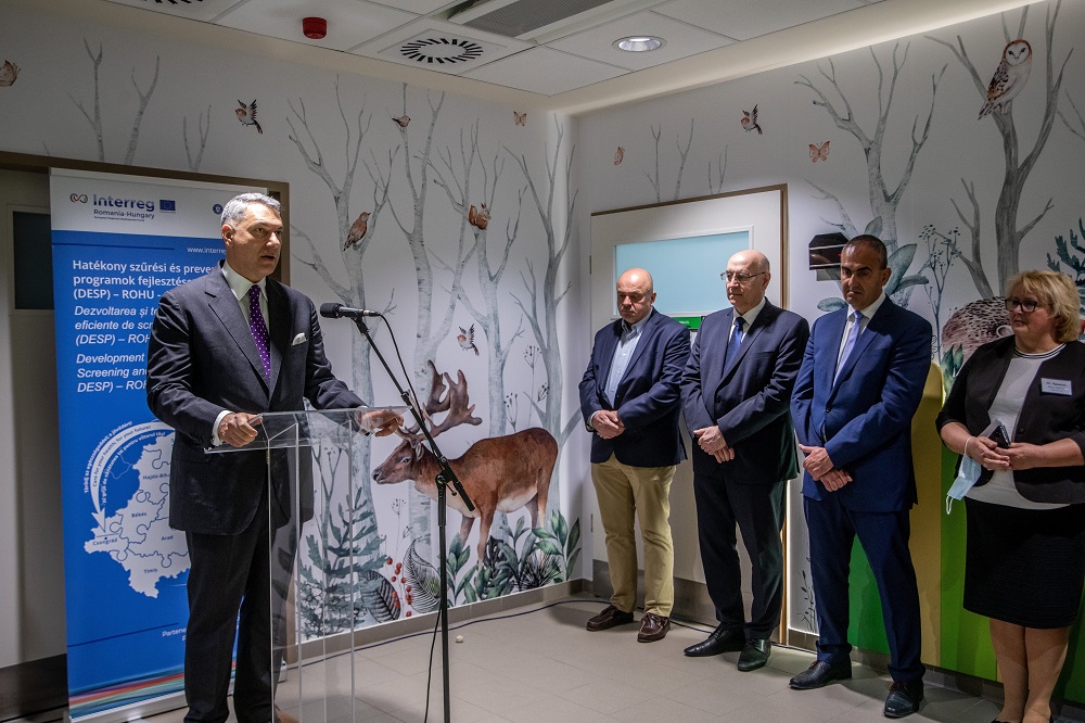 Lázár János: példátlan fejlesztések valósultak meg a vidéki egészségügyben