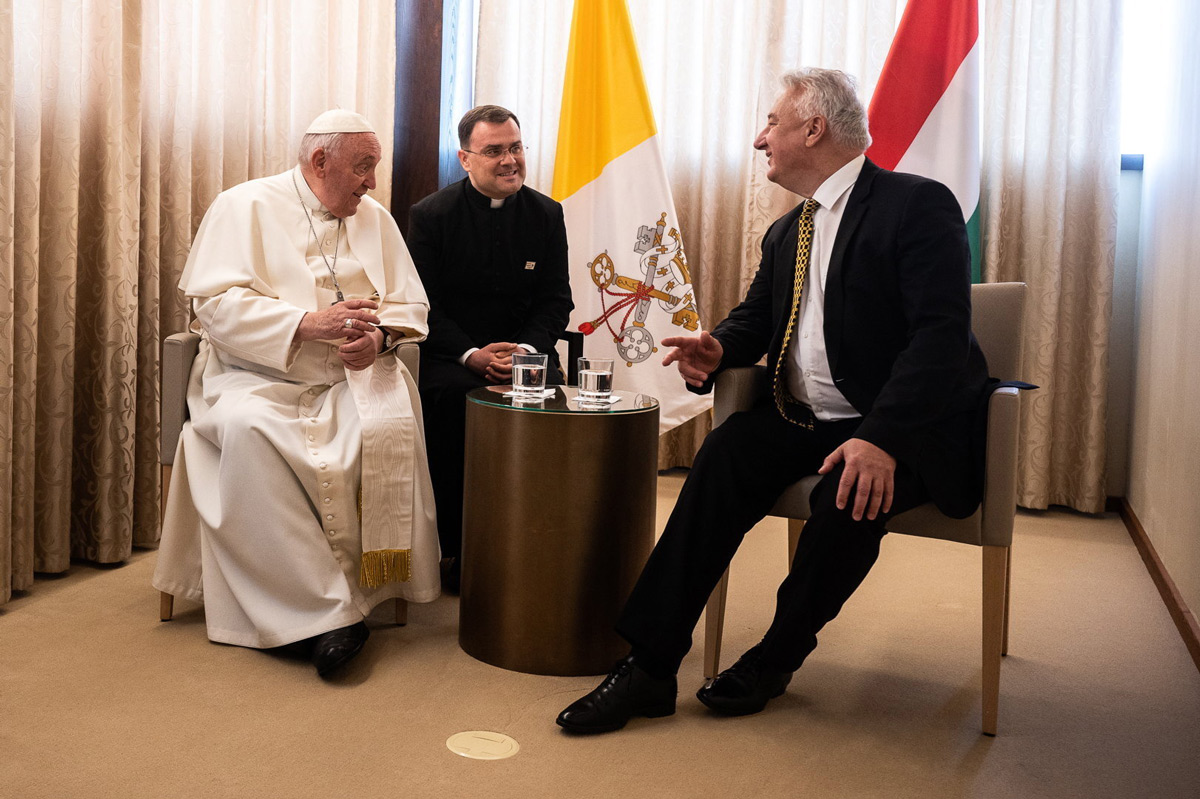 A KDNP hálás szívvel köszönti a Szentatyát