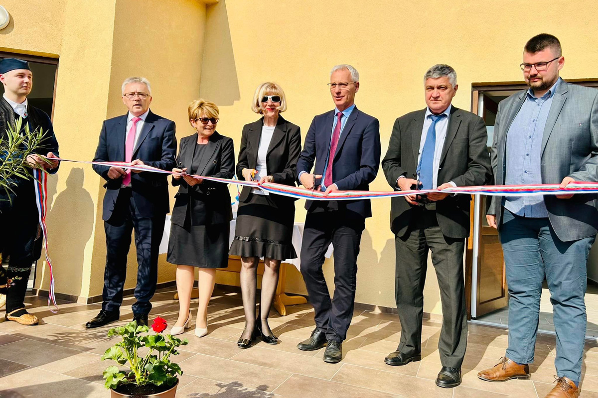 Szerb nemzetiségi házat adtak át Baranyában