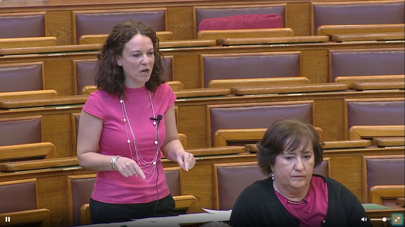 Szabó Tímea hőbörög: követeljük, fejezzék be Magyarország mérgezését!