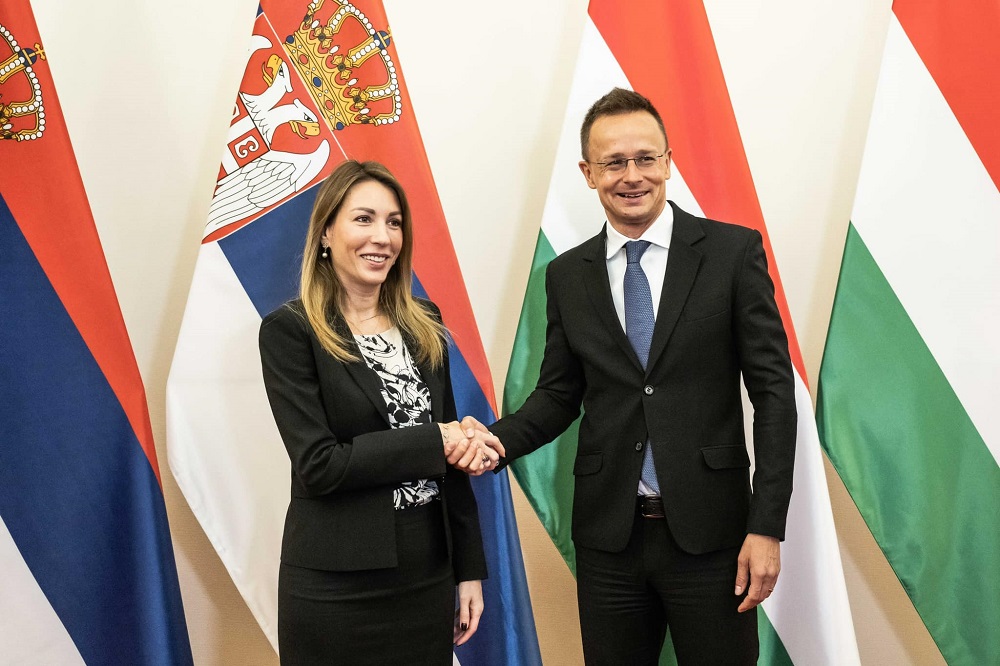 Új kőolajvezeték építését készíti elő Magyarország és Szerbia