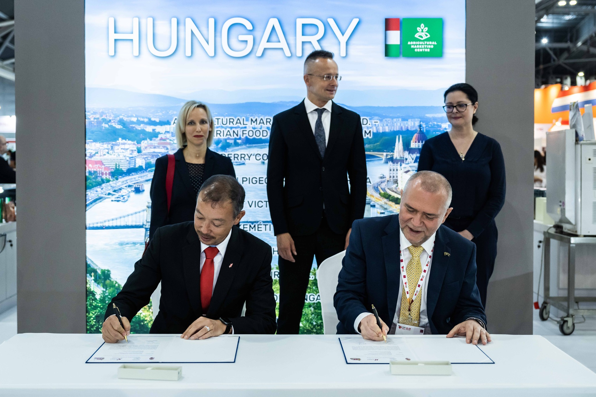 Szijjártó Péter: számunkra nem újdonság az együttműködés a globális Kelettel