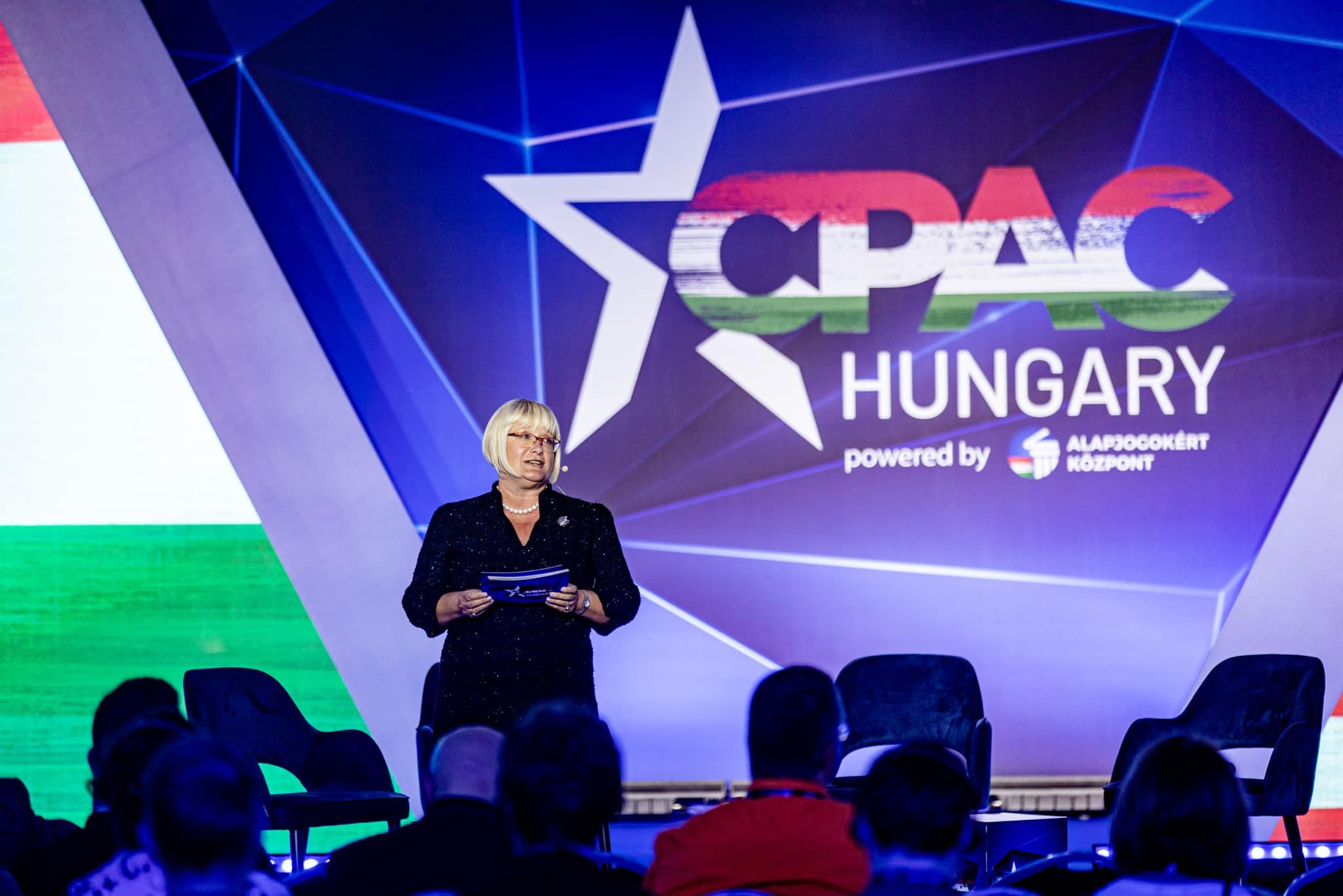 Gál Kinga: vissza kell szerezni a kezdeményezést