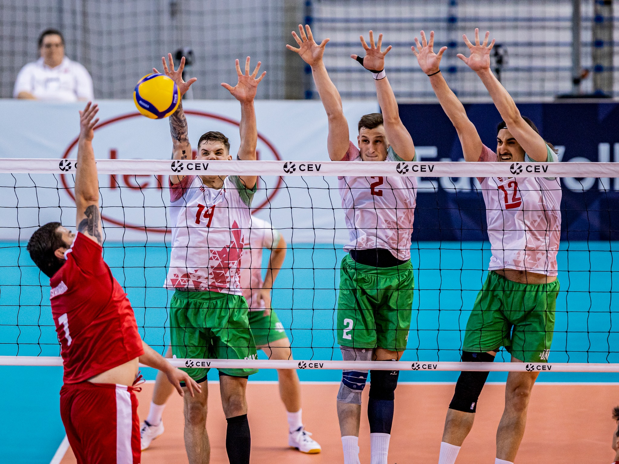 Magabiztos magyar siker a nyitányon