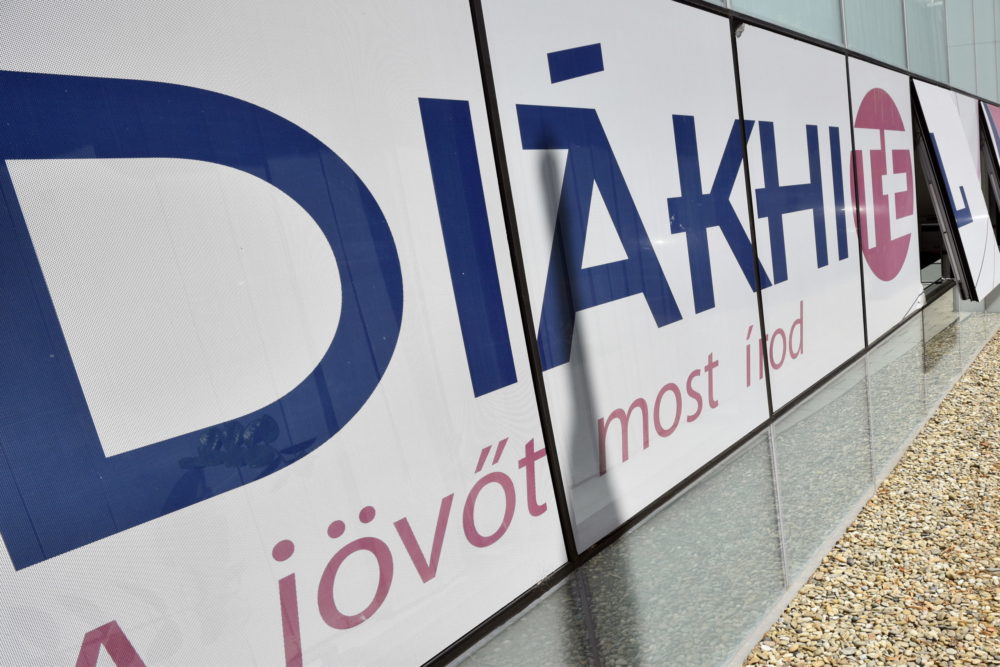 Ingyenes diákhitel számlát vezetnek be