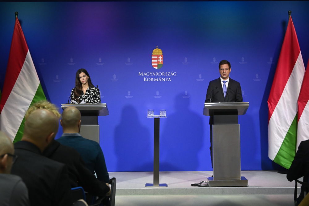 Gulyás Gergely: A háborús idők ellenére a kormány megtartja jó gyakorlatát