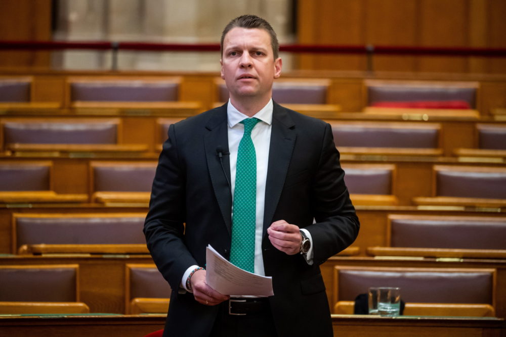 Menczer Tamás: Nem késő váltani a háborúpárti álláspontról