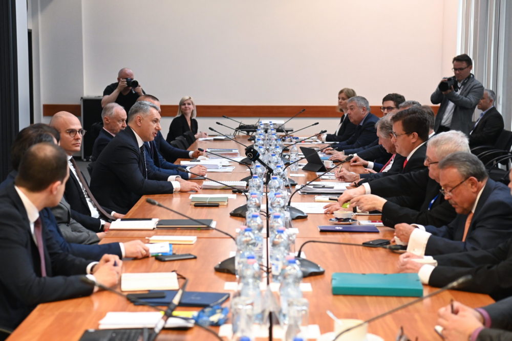 Lázár János: Ki kell dolgozni a feladat- és felelősségmegosztást a MÁV-nál