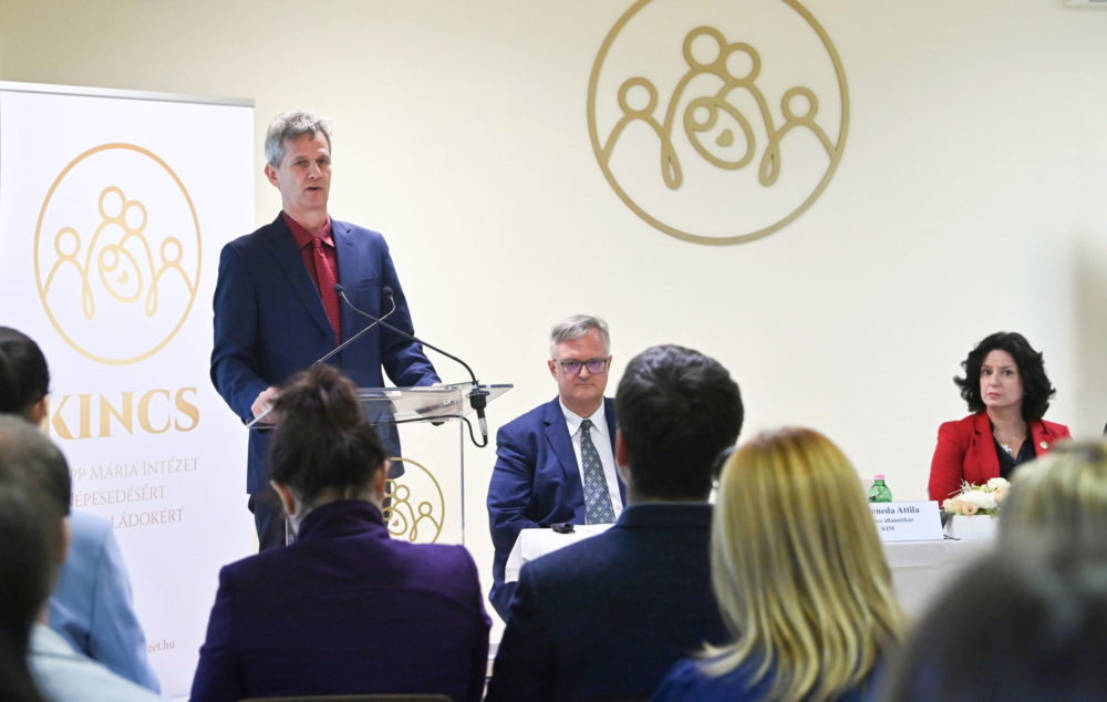 Beneda Attila: A magyar kormány elkötelezett a családok jólléte mellett