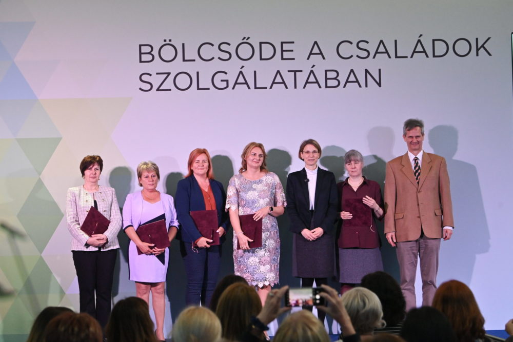 Hornung Ágnes: A bölcsődei dolgozók a gyermeknevelés kulcsszereplői