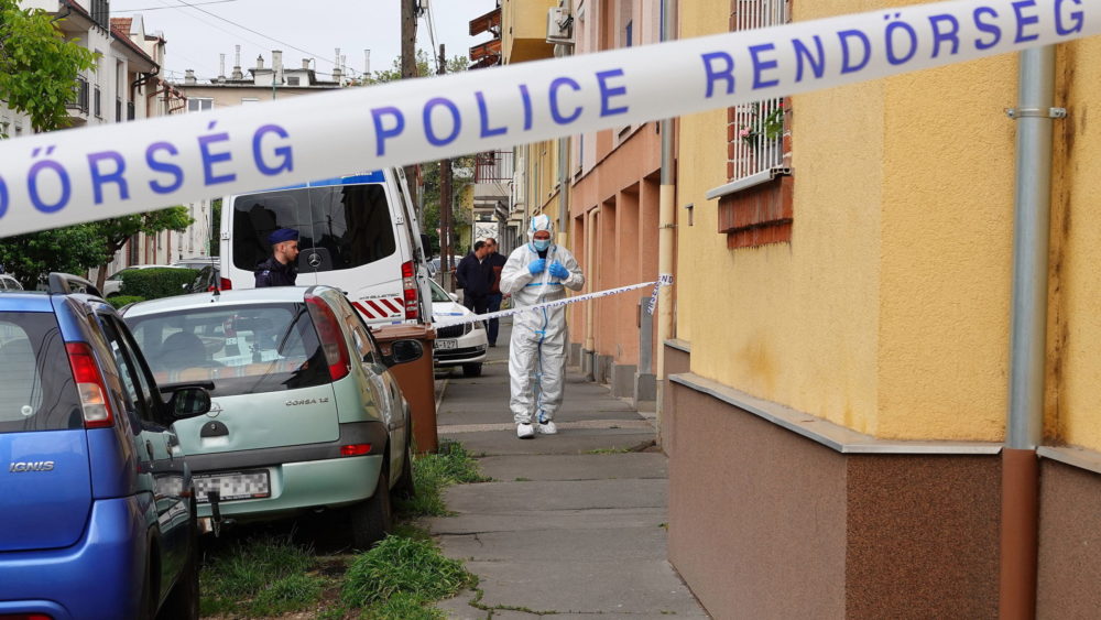 Szombat hajnalban két holttestet találtak egy szegedi lakásban