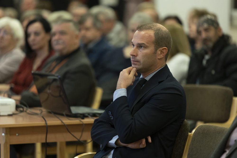 Hollik István: Tovább zsarolnak a brüsszeliták