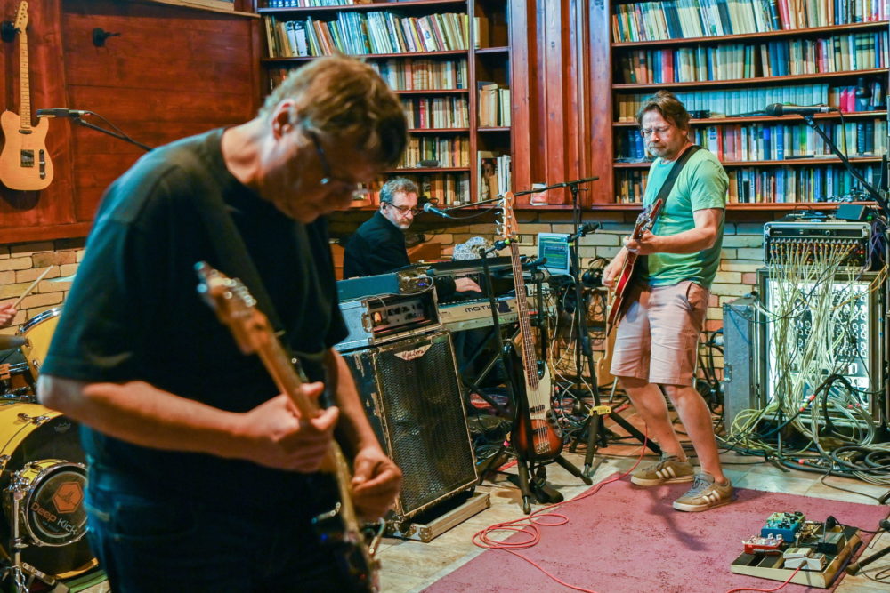 Új Kispál és a Borz-lemez jelent meg 19 év után