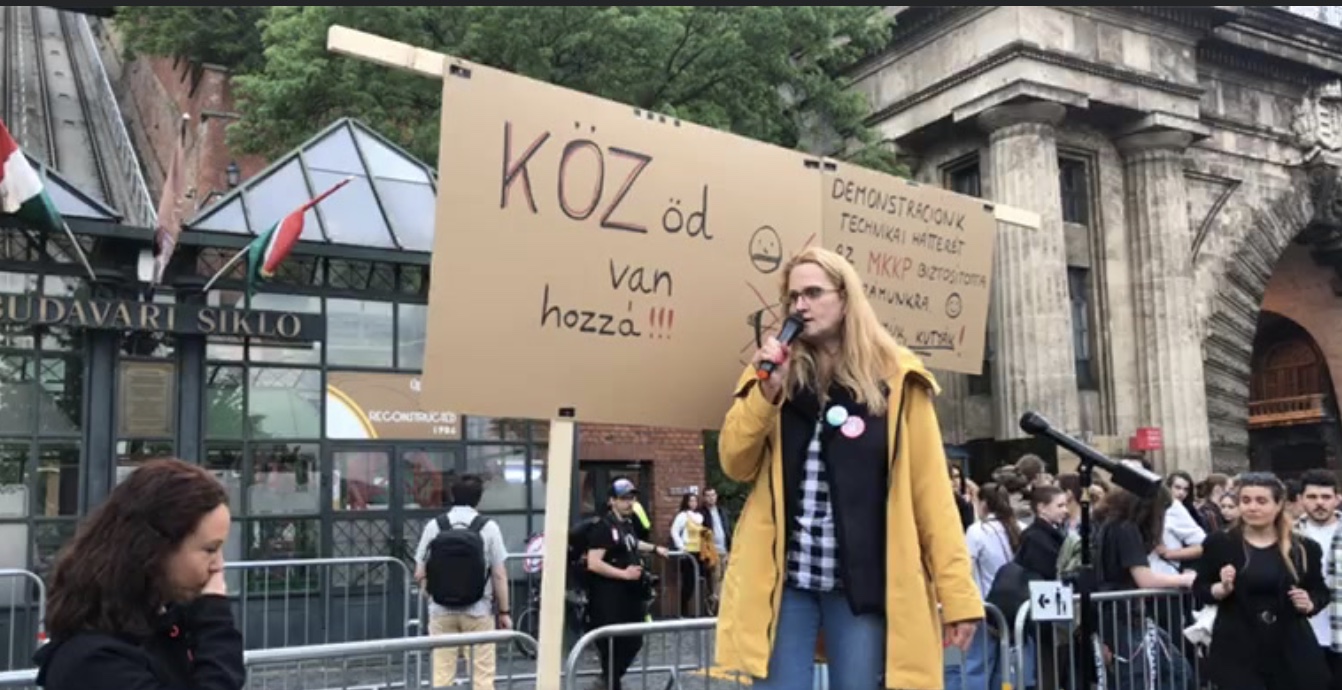 Szúróeszközöket találtak a rendőrök egy baloldali tüntetőnél