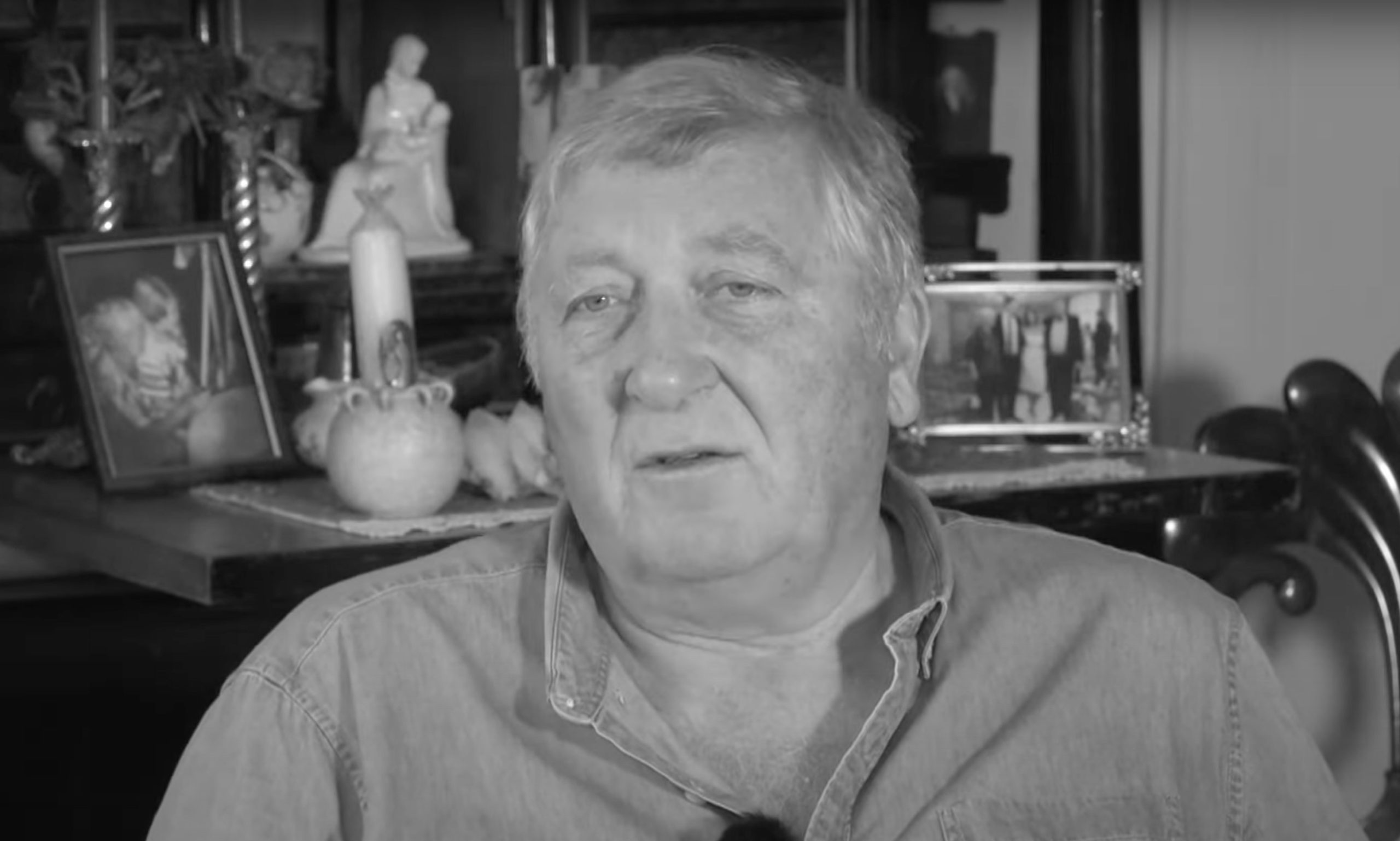 Elhunyt Entz László