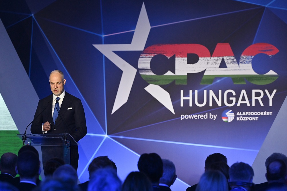 Szalay-Bobrovniczky Kristóf: itt nem lesz LMBTQXYZ ideológiával fertőzött haderő