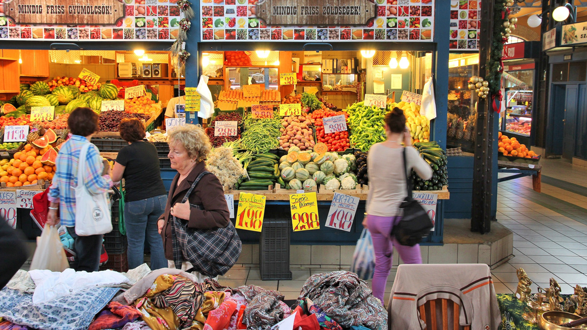 Az árfigyelő rendszer és a kötelező akciózás segíti az infláció egyszámjegyűre csökkentését