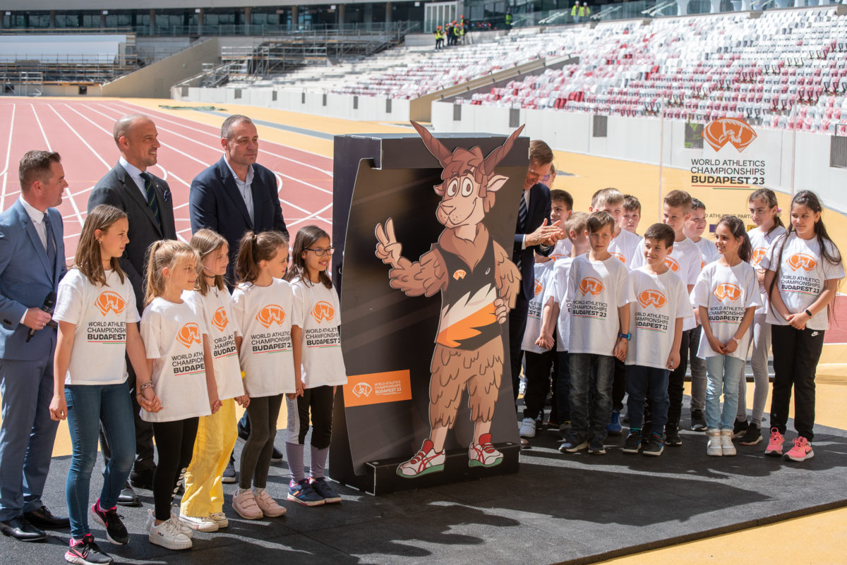 YouHuu, a racka juh lett a vb kabalafigurája