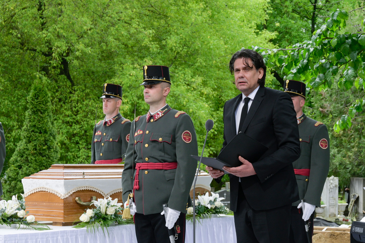 Örök nyugalomra helyezték Bajkai Istvánt