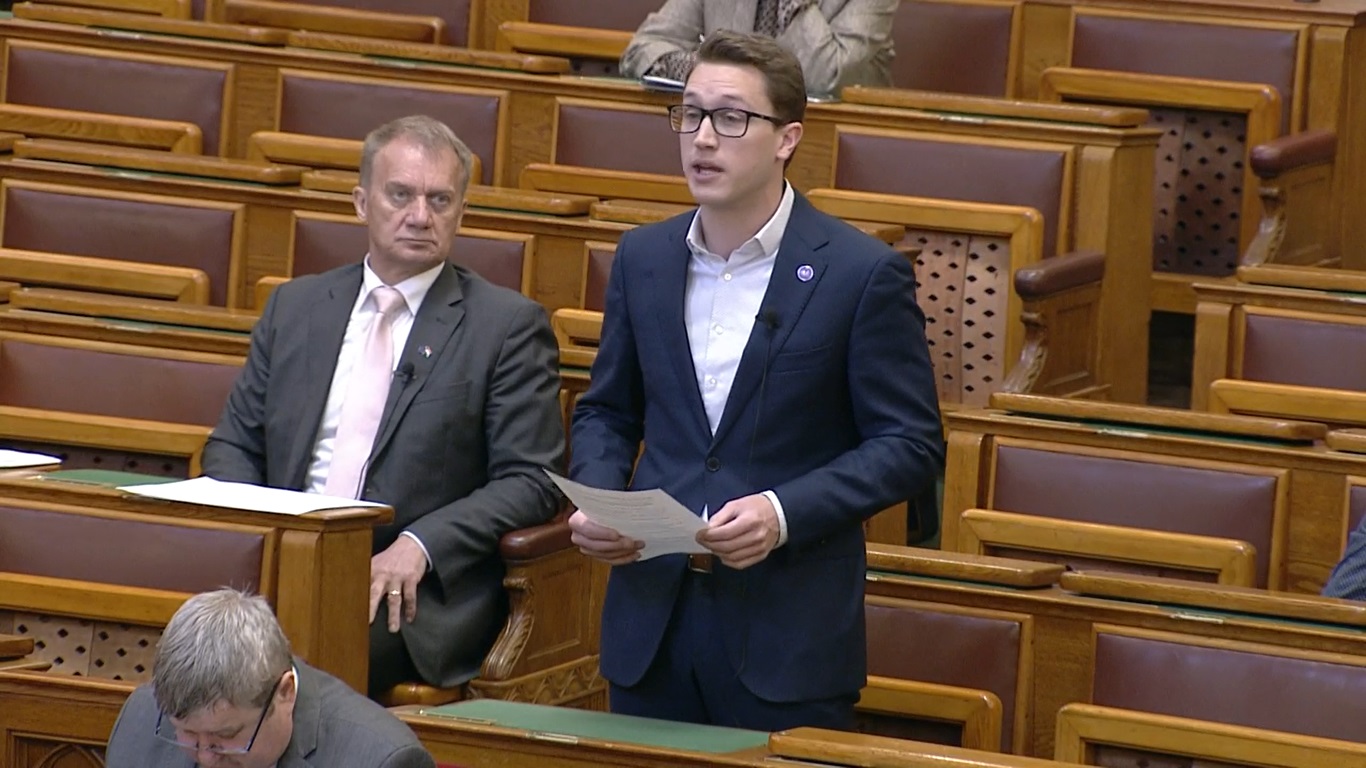 Bedő keménykedne: Magyarországnak még sosem volt ilyen gyermekellenes kormánya