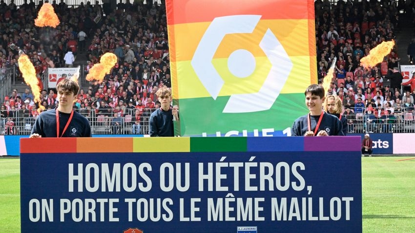 Szivárványos mez viselésére kényszerítik a francia focistákat