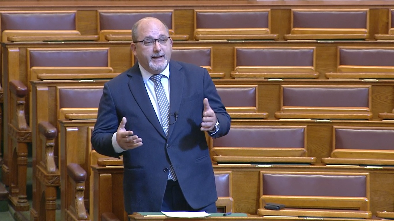 Csárdi Antal: a kormány akkumulátorstratégiája mínuszos