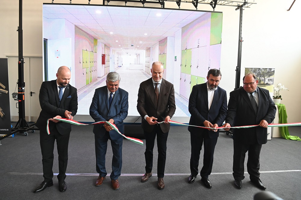 Szalay-Bobrovniczky Kristóf: fel kell gyorsítani a haderő fejlesztését