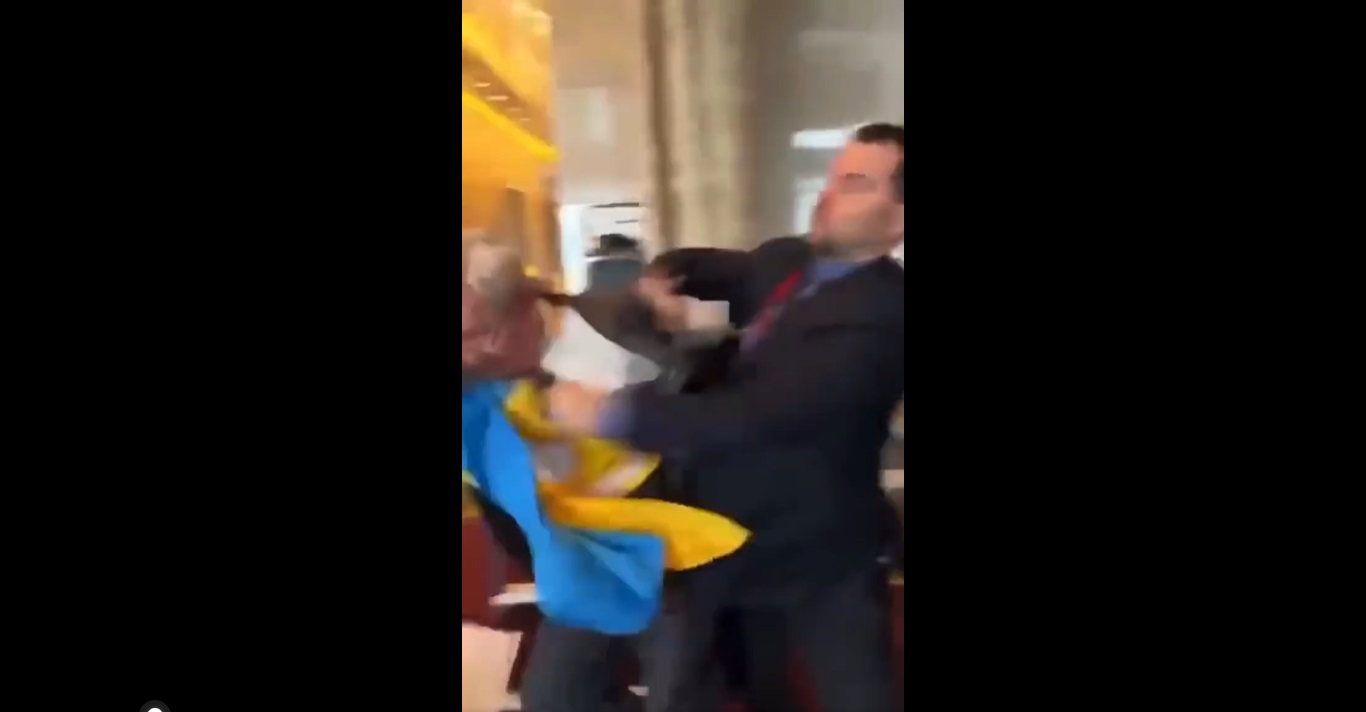 Dulakodni kezdtek ukrán és orosz küldöttek egy ankarai találkozón (Videó!)