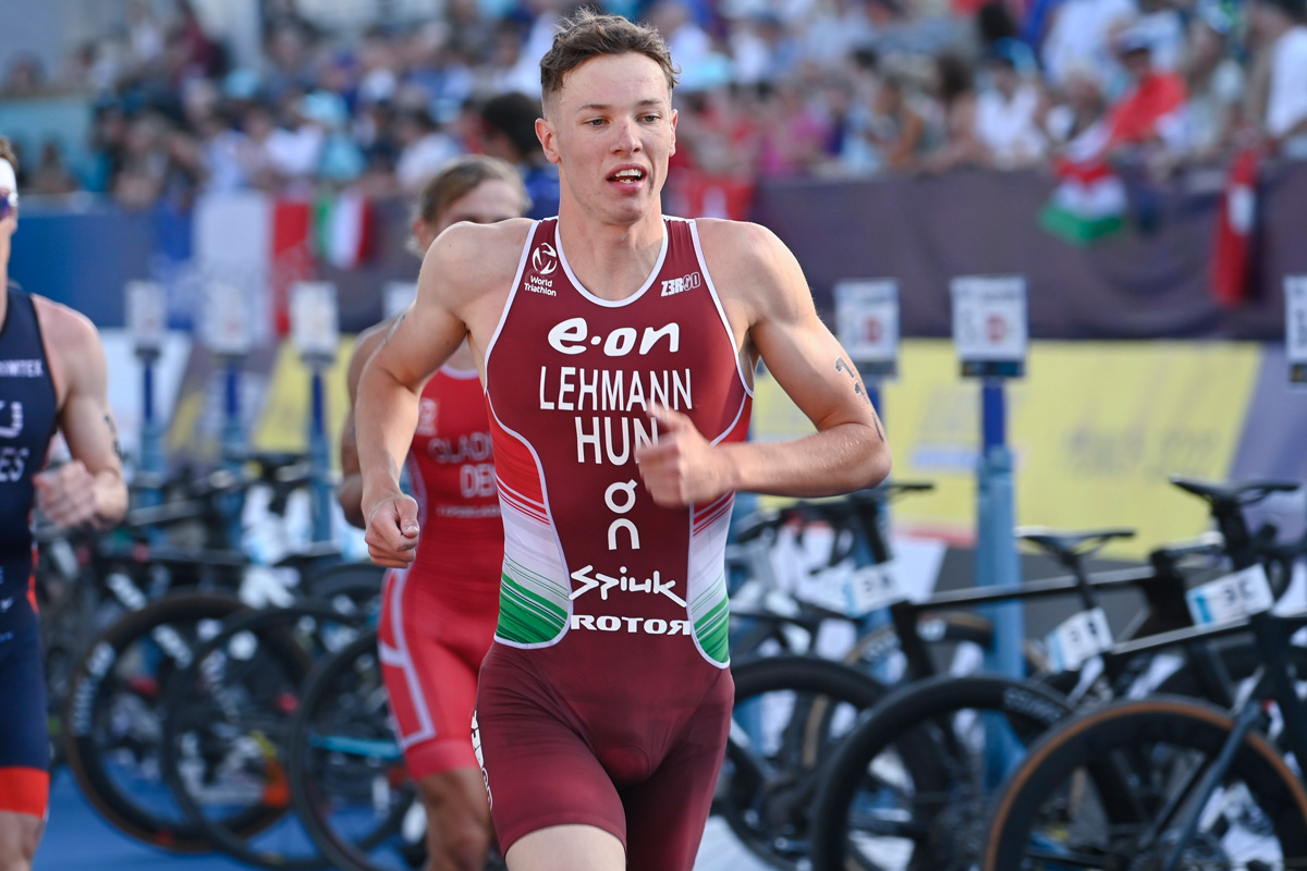 Ötkarikás világszenzációra készülnek