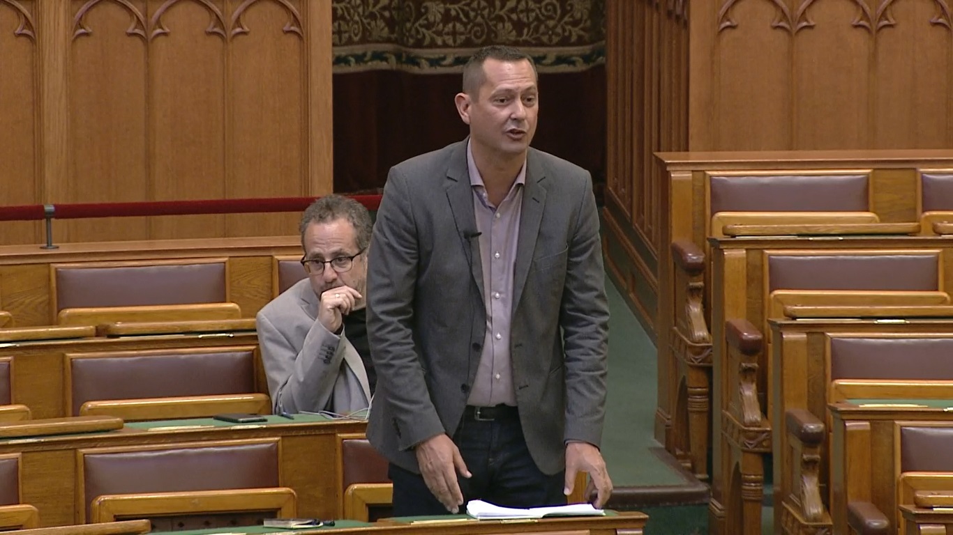 Molnár Zsolt: Vessenek véget a Horn-offenzívának! El a kezekkel Horn emlékétől!