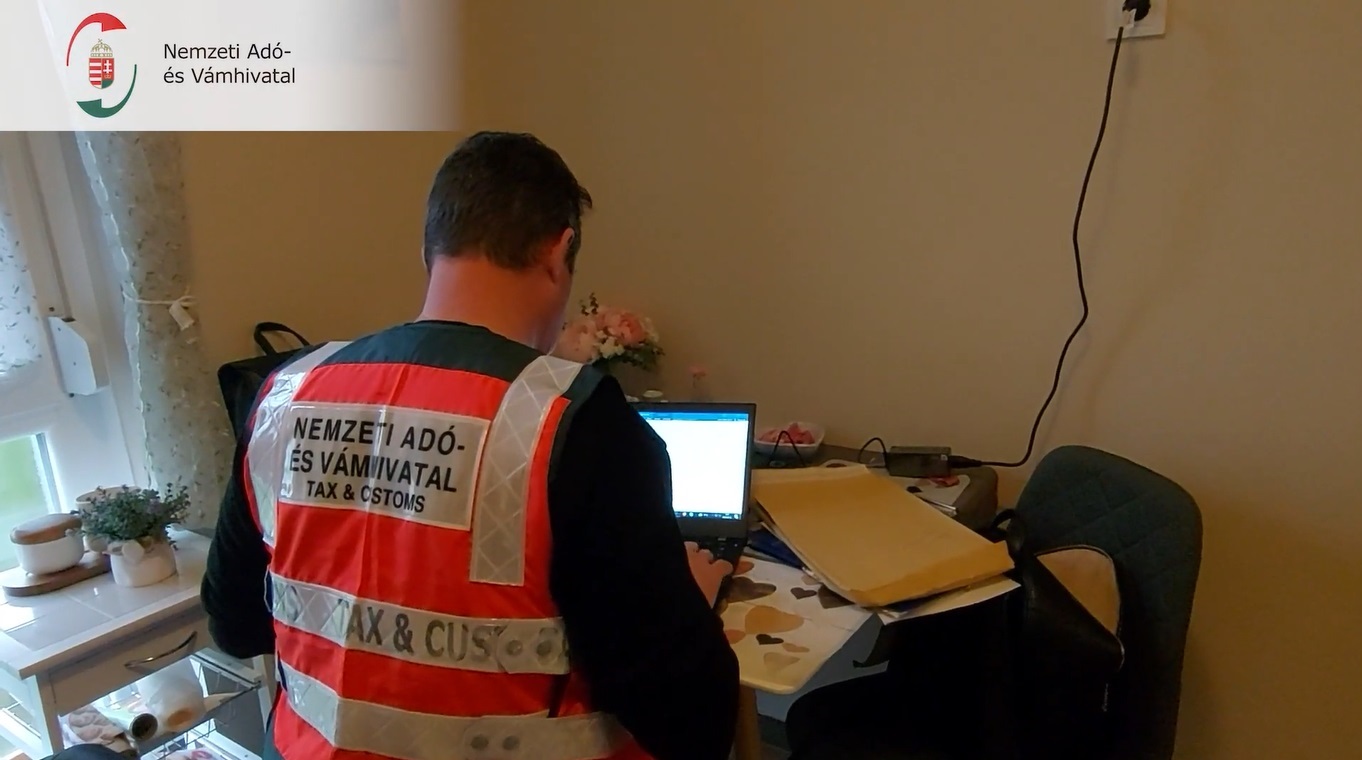 Nyolcszázmilliós költségvetési kárt okozó bűnbandát számolt fel a NAV