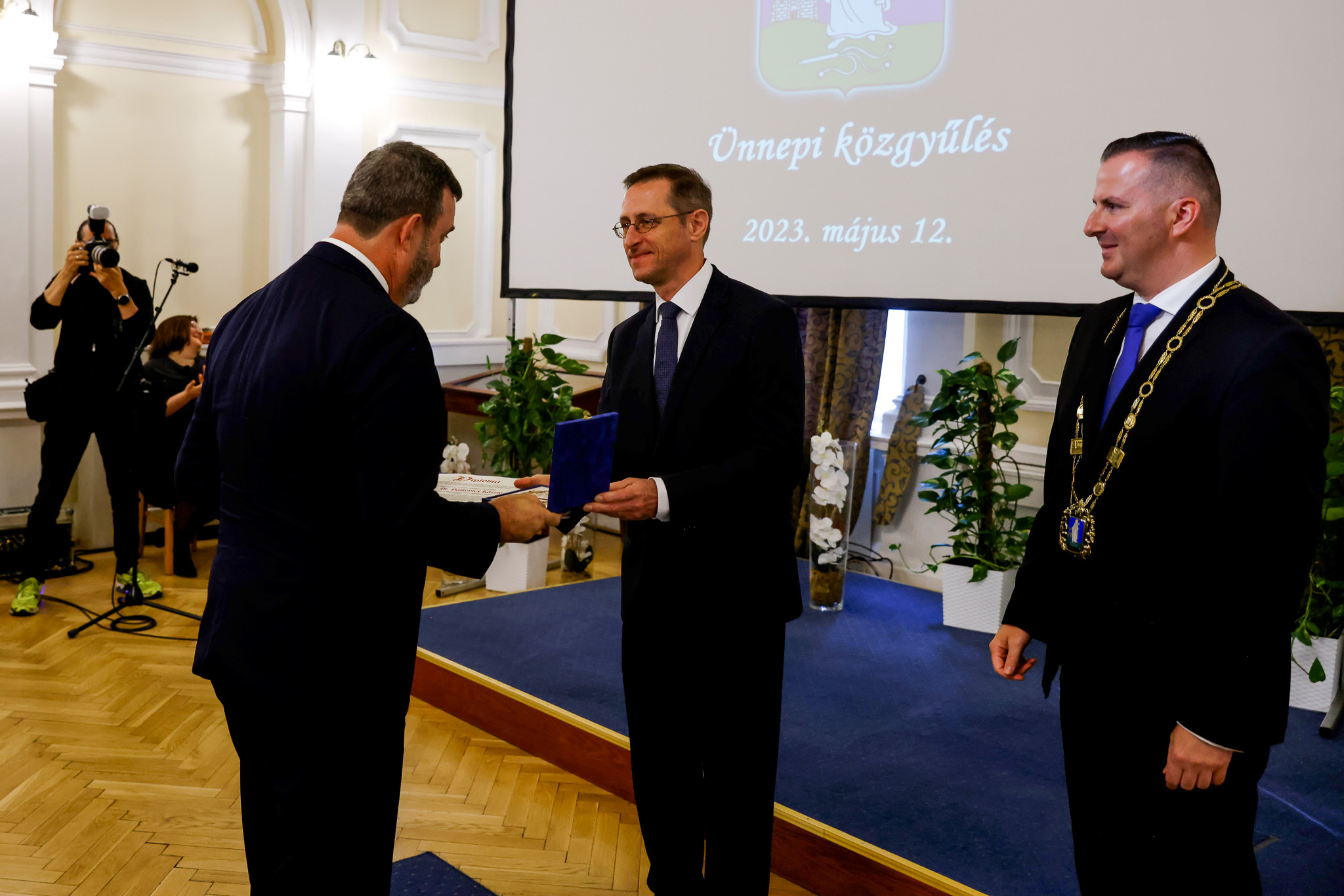 Varga Mihály díszpolgári címet adott át Palkovics Lászlónak