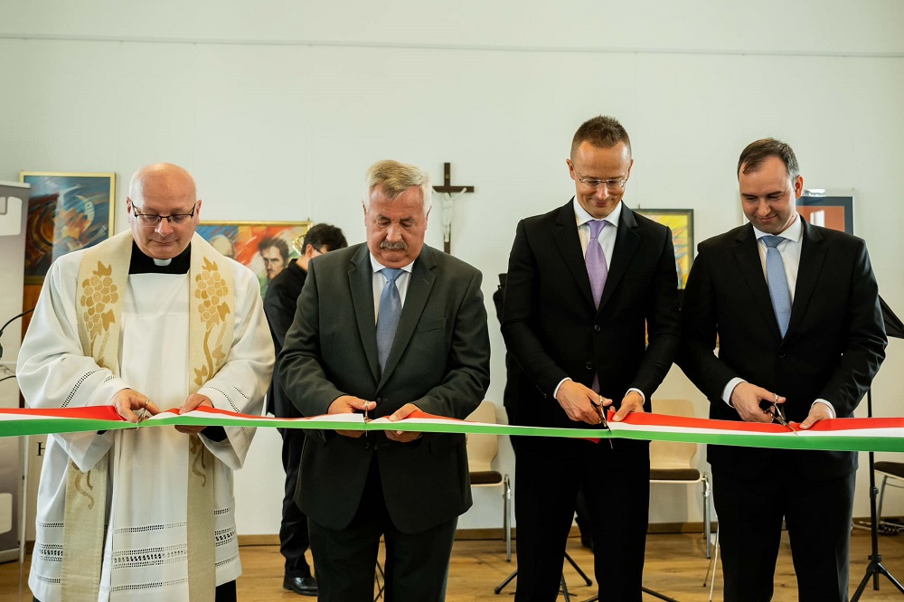 Szijjártó Péter: most is istentelen ideológiák nyomásgyakorlásával nézünk szembe