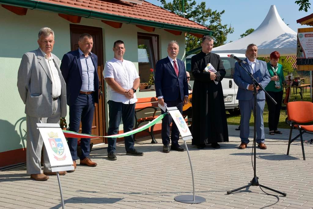 Átadták az Abdai Vásárteret