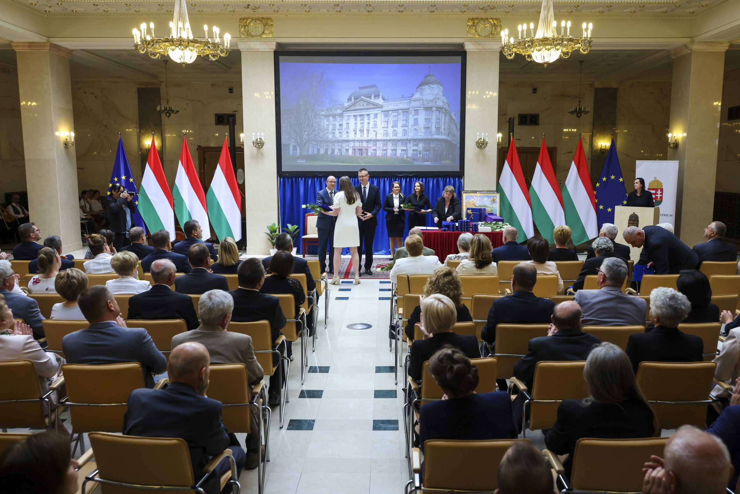 Szakmai díjakat adtak át a pedagógusnap alkalmából