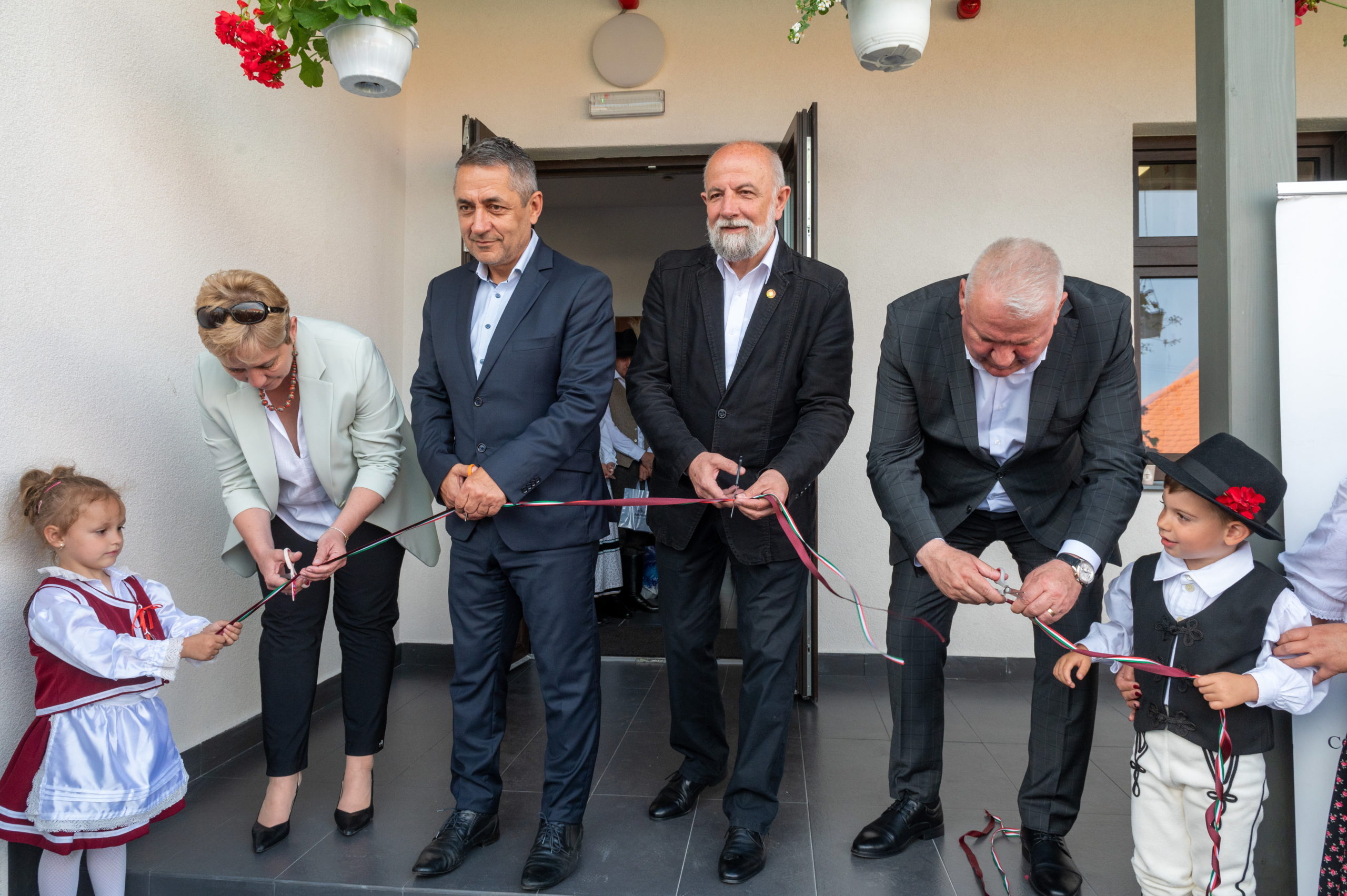 Átadták a magyarpéterfalvai óvodát