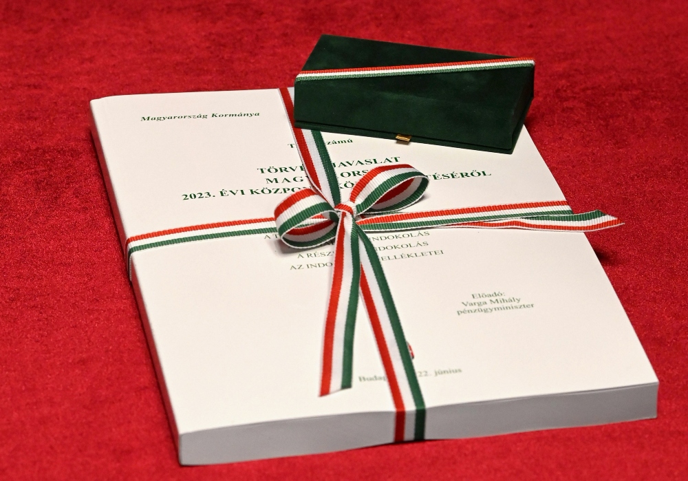 Dömötör Csaba: A jövő évi költségvetés biztosítja a rezsitámogatást