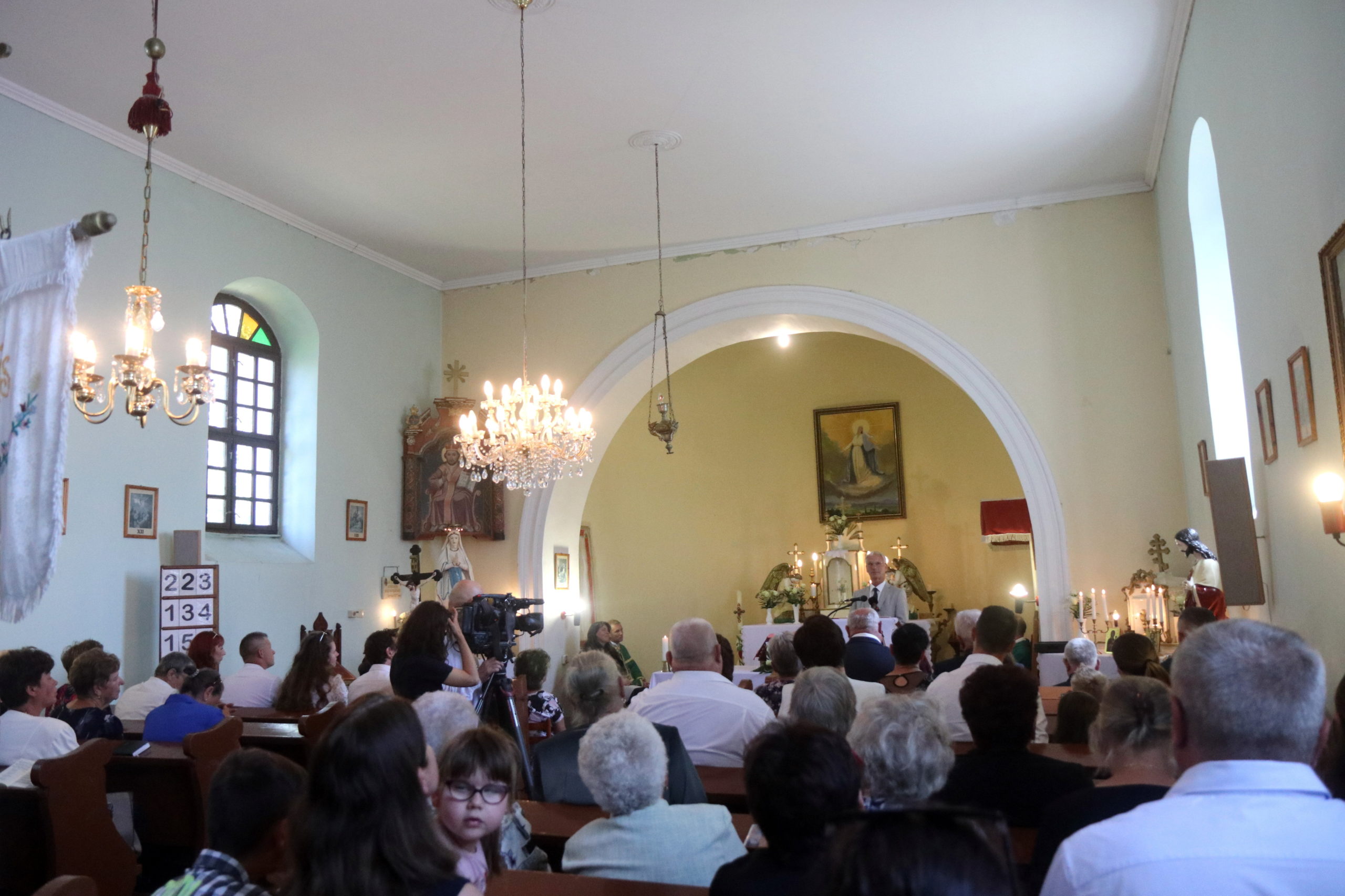 Megújult templomot adtak át Gagyvendégiben