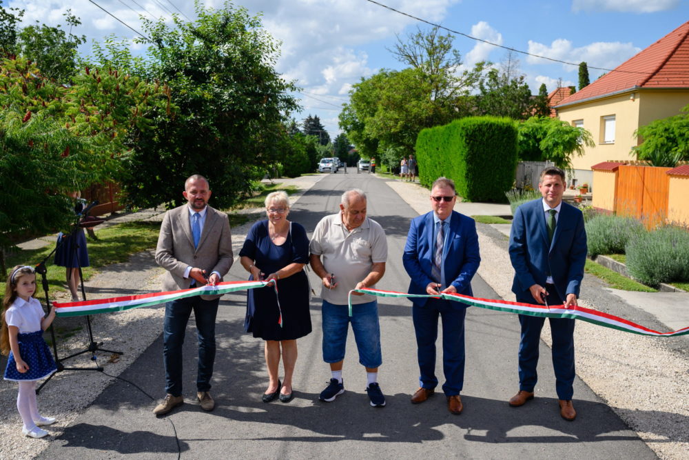 Gyopáros Alpár: Idén is folyatódnak az út- és járdafejlesztések