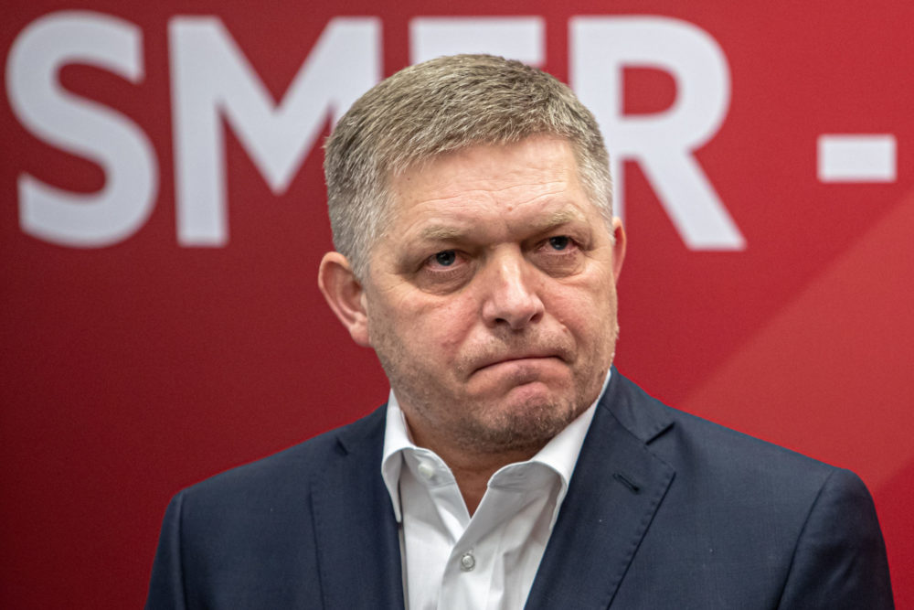 Robert Fico pártja az esélyes az előrehozott választásokon Szlovákiában