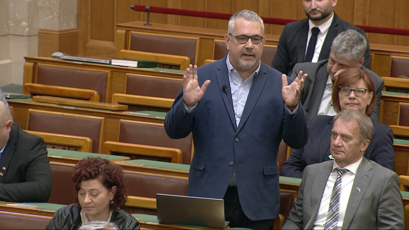 Arató: Fizessenek azok, akik a mi zsírunkon gazdagodtak meg!