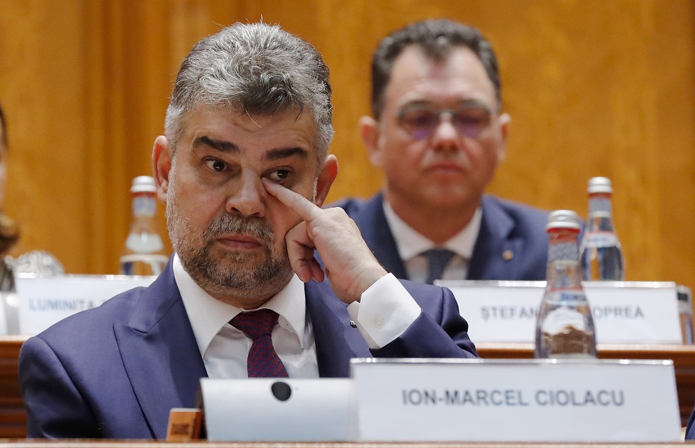 Bizalmat szavazott a román parlament a kétpárti PSD-PNL kormánynak